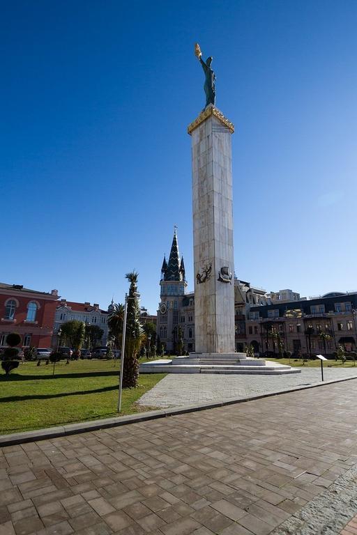 Batumi Summer Hotel Екстериор снимка
